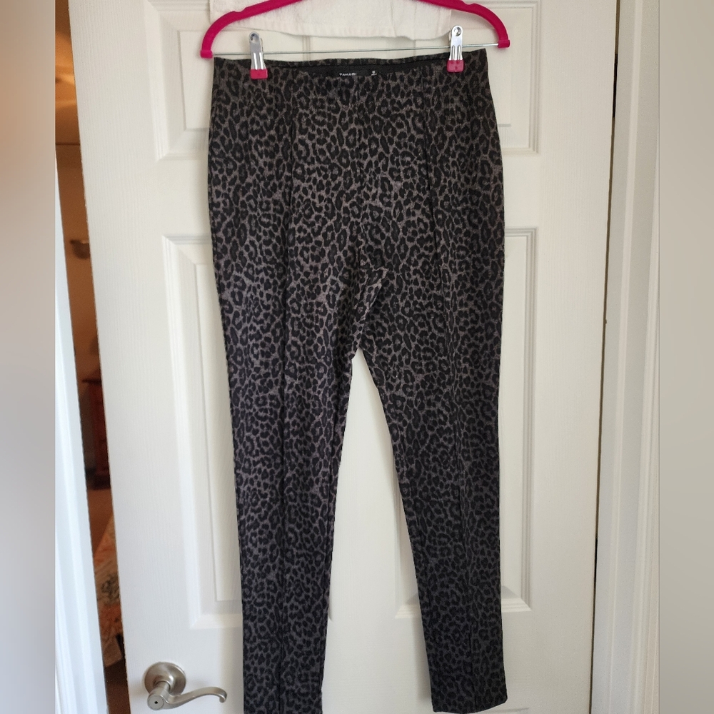 Womens Tahari Leopard Print Crop Pants, Size M, Excellent Condition